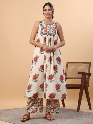 Janasya Gathered Cambric Cream Floral Round Neck Kurta & Bottom - Distacart
