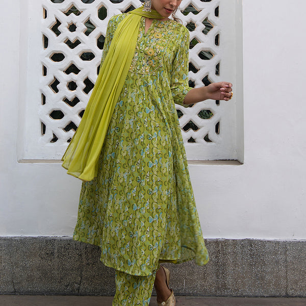 Janasya Light Georgette Yoke Embroidery Anarkali Kurta Set