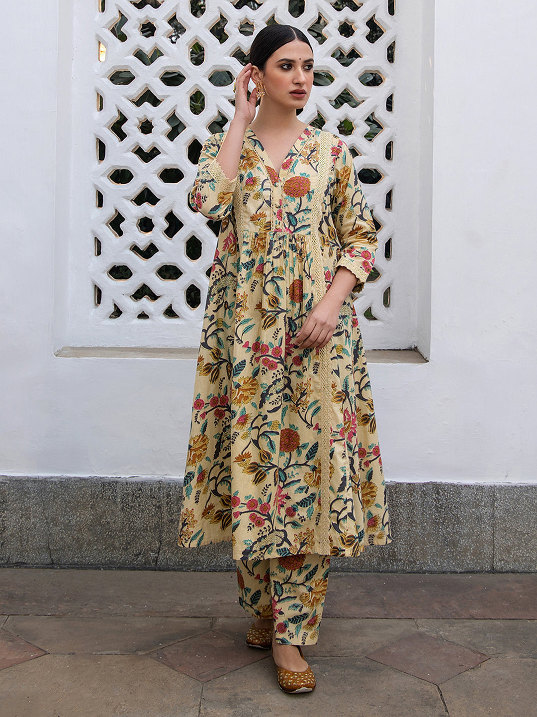 Janasya Gathered Cambric Beige Floral V-Neck Kurta & Bottom - Distacart