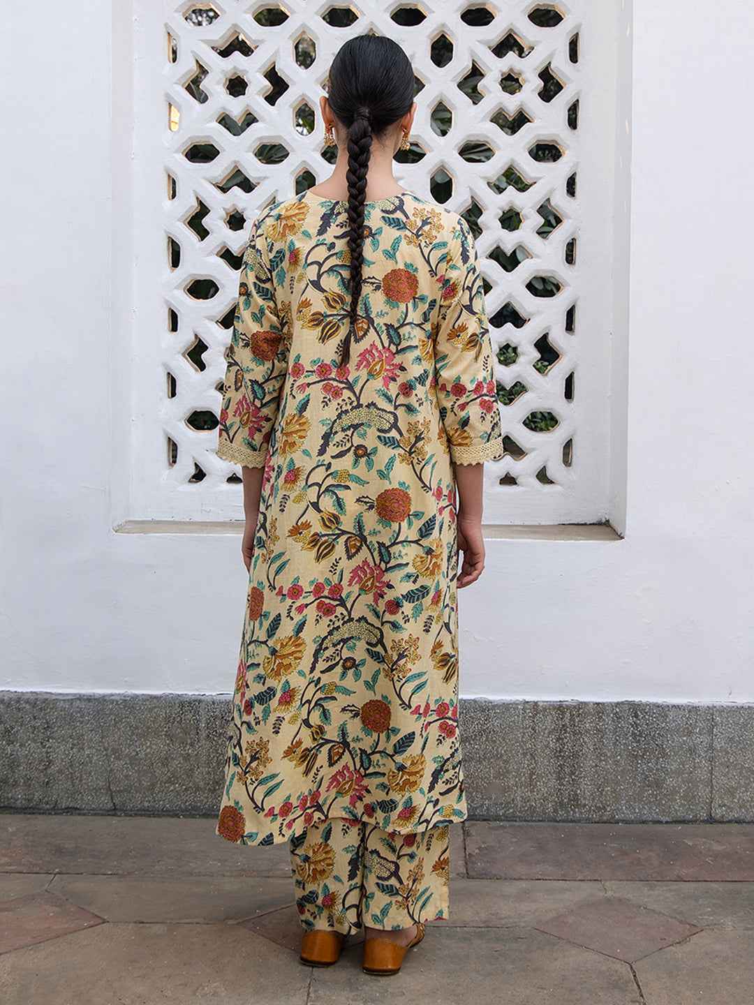 Janasya Gathered Cambric Beige Floral V-Neck Kurta & Bottom - Distacart