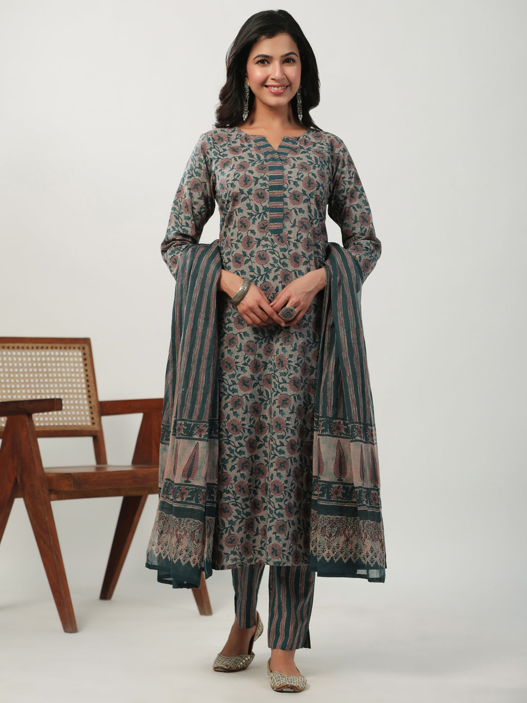 Janasya Straight Cambric Beige Floral Notch Neck Kurta Set - Distacart