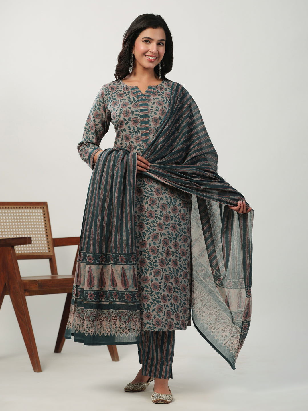 Janasya Straight Cambric Beige Floral Notch Neck Kurta Set - Distacart
