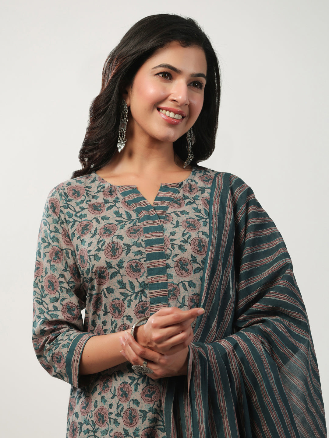 Janasya Straight Cambric Beige Floral Notch Neck Kurta Set - Distacart
