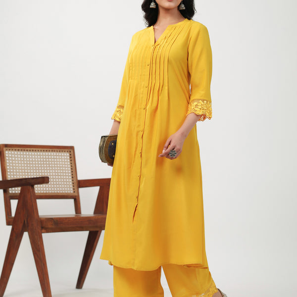 Janasya A-Line Muslin Yellow Embroidered V-Neck with Band Collar Kurta & Bottom - Distacart