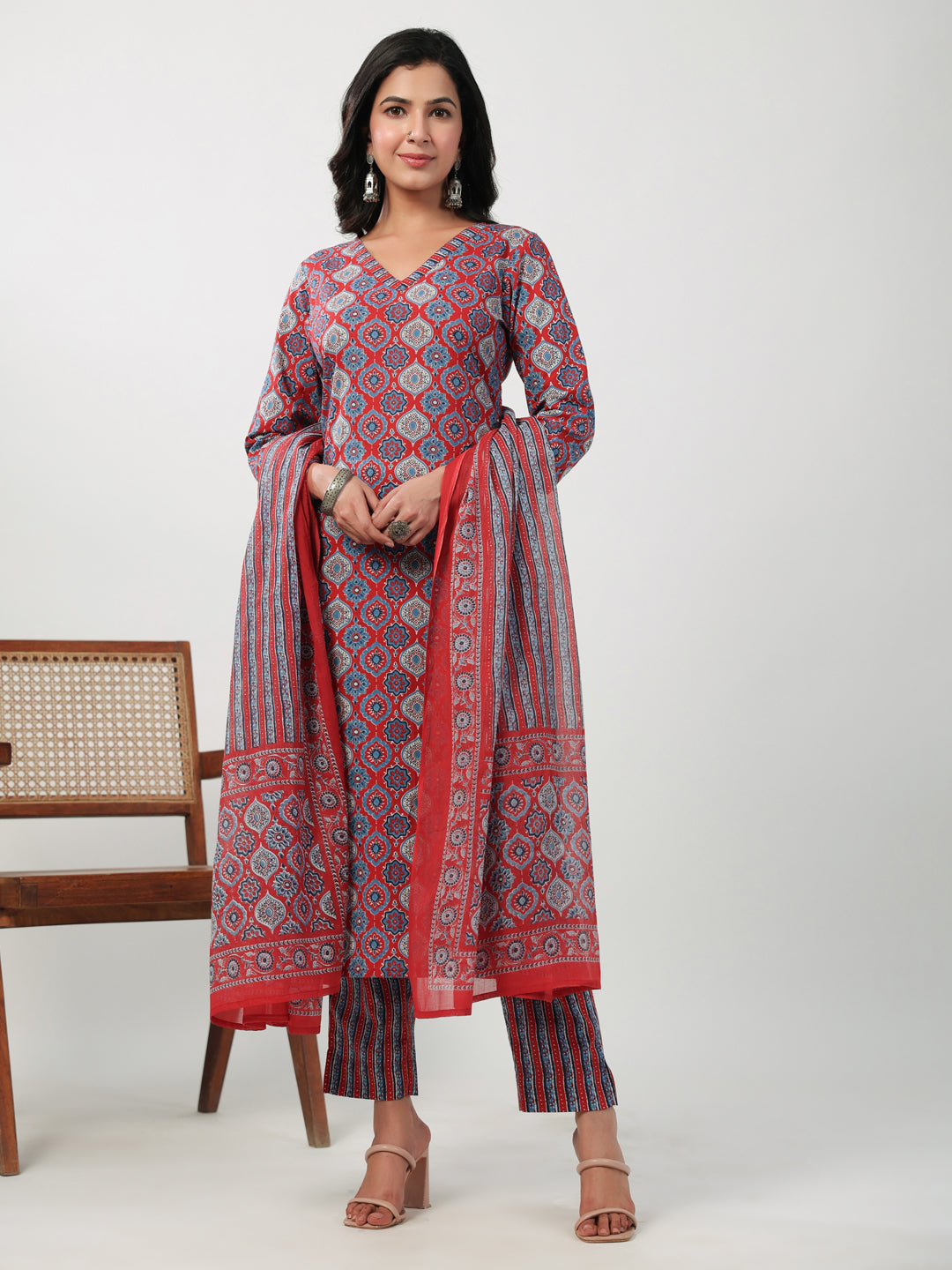 Janasya Straight Cambric Red Ethnic Motifs V-Neck Set - Distacart
