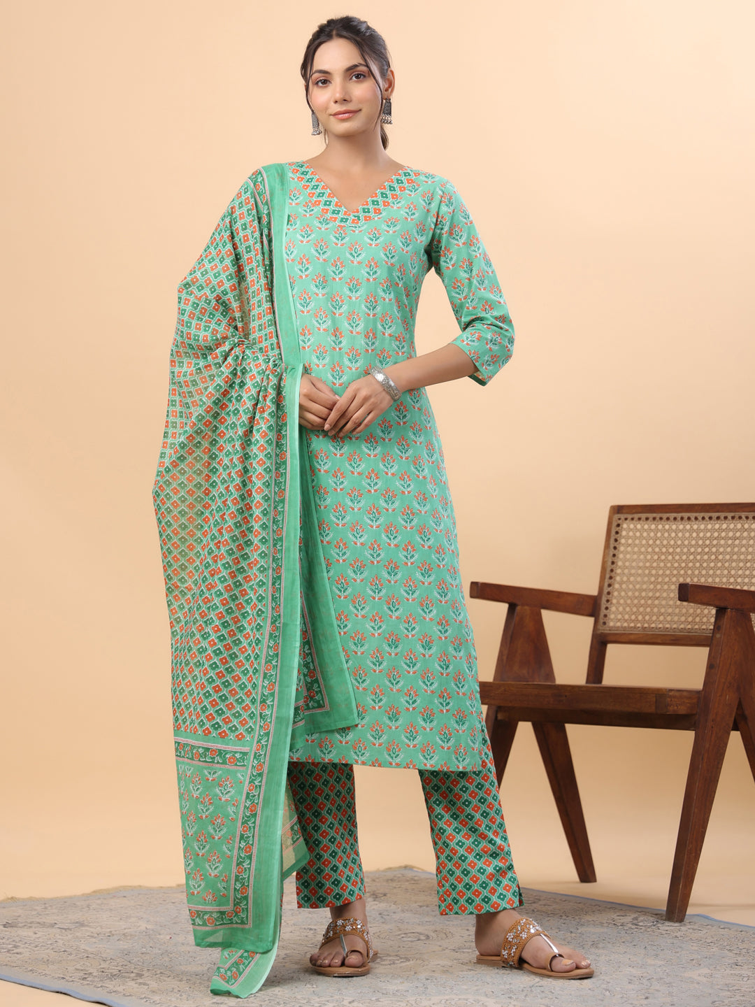 Janasya Regular Cambric Green Ethnic Motifs V-Neck Set - Distacart
