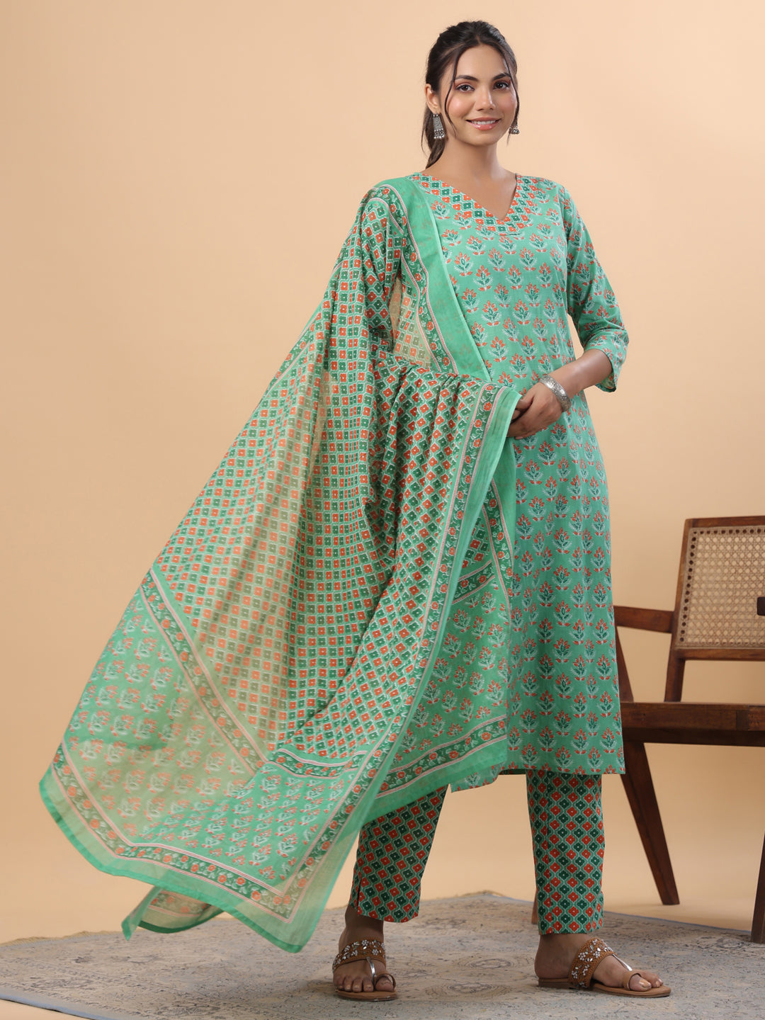 Janasya Regular Cambric Green Ethnic Motifs V-Neck Set - Distacart
