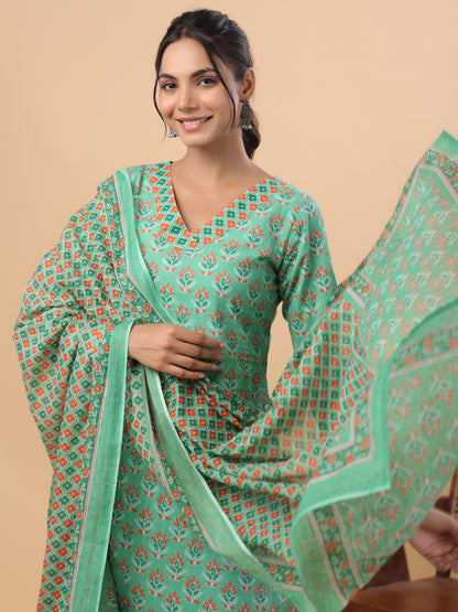 Janasya Regular Cambric Green Ethnic Motifs V-Neck Set - Distacart