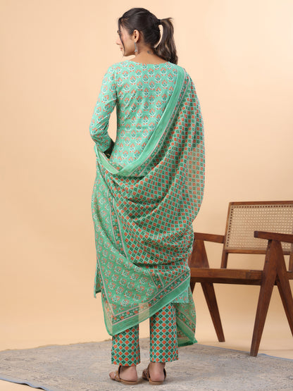 Janasya Regular Cambric Green Ethnic Motifs V-Neck Set - Distacart