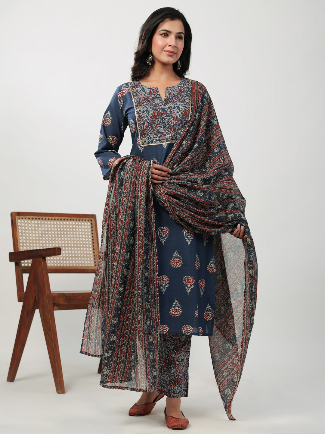 Janasya Regular Cambric Indigo Floral Notch Neck Kurta Set - Distacart
