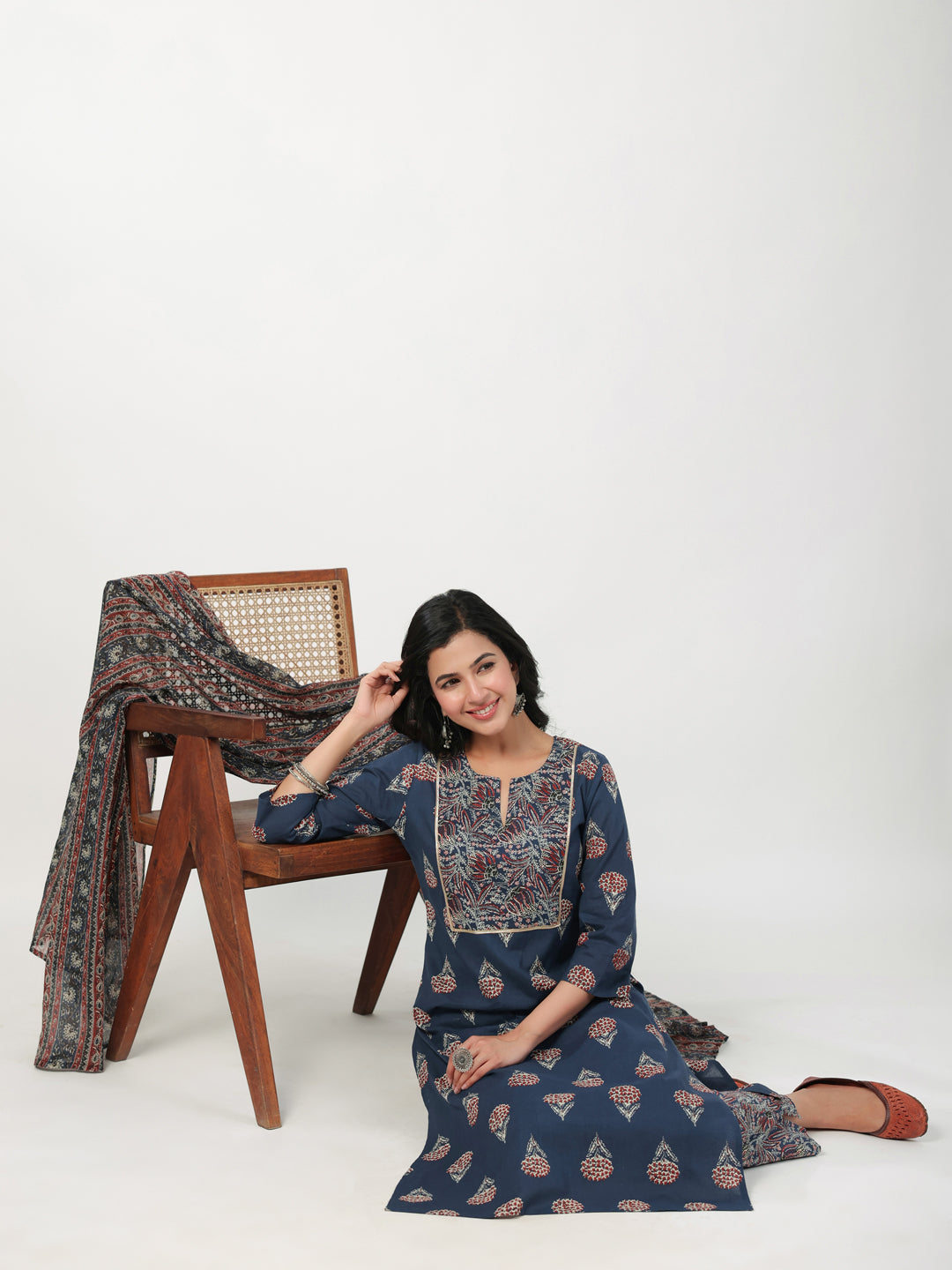 Janasya Regular Cambric Indigo Floral Notch Neck Kurta Set - Distacart