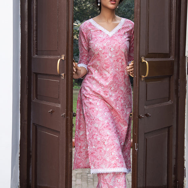 Janasya Regular Cambric Pink Floral V-Neck Kurta Set - Distacart