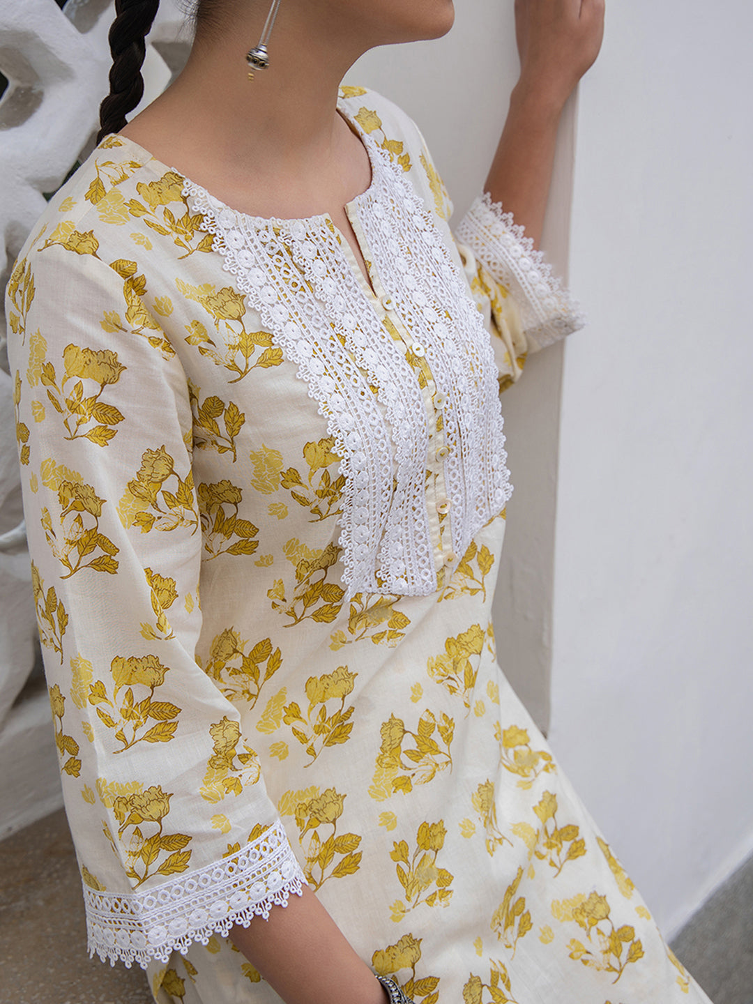 Janasya Straight Cambric Off White Floral Notch Neck Kurta & Bottom - Distacart