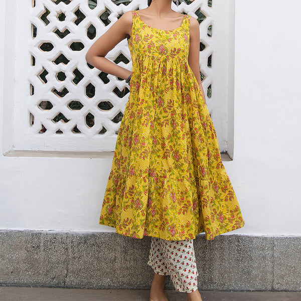 Janasya Bright Cotton Floral Gathered Kurta Set