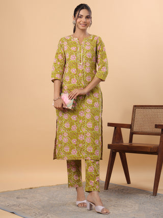 Janasya Lime Green Cambric Floral Kurta & Bottom