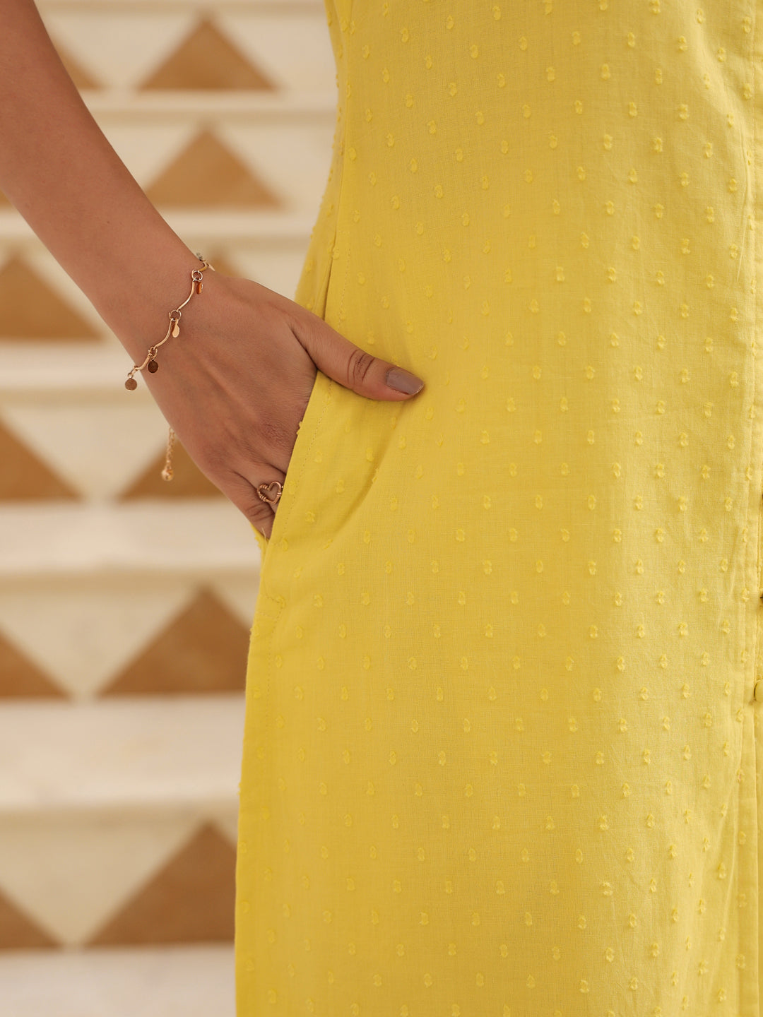 Janasya Bright Dobby Cotton Self Design Straight Kurta Set