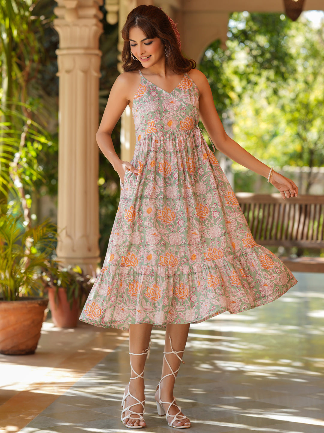 Janasya Light Cotton Floral Tiered Dress