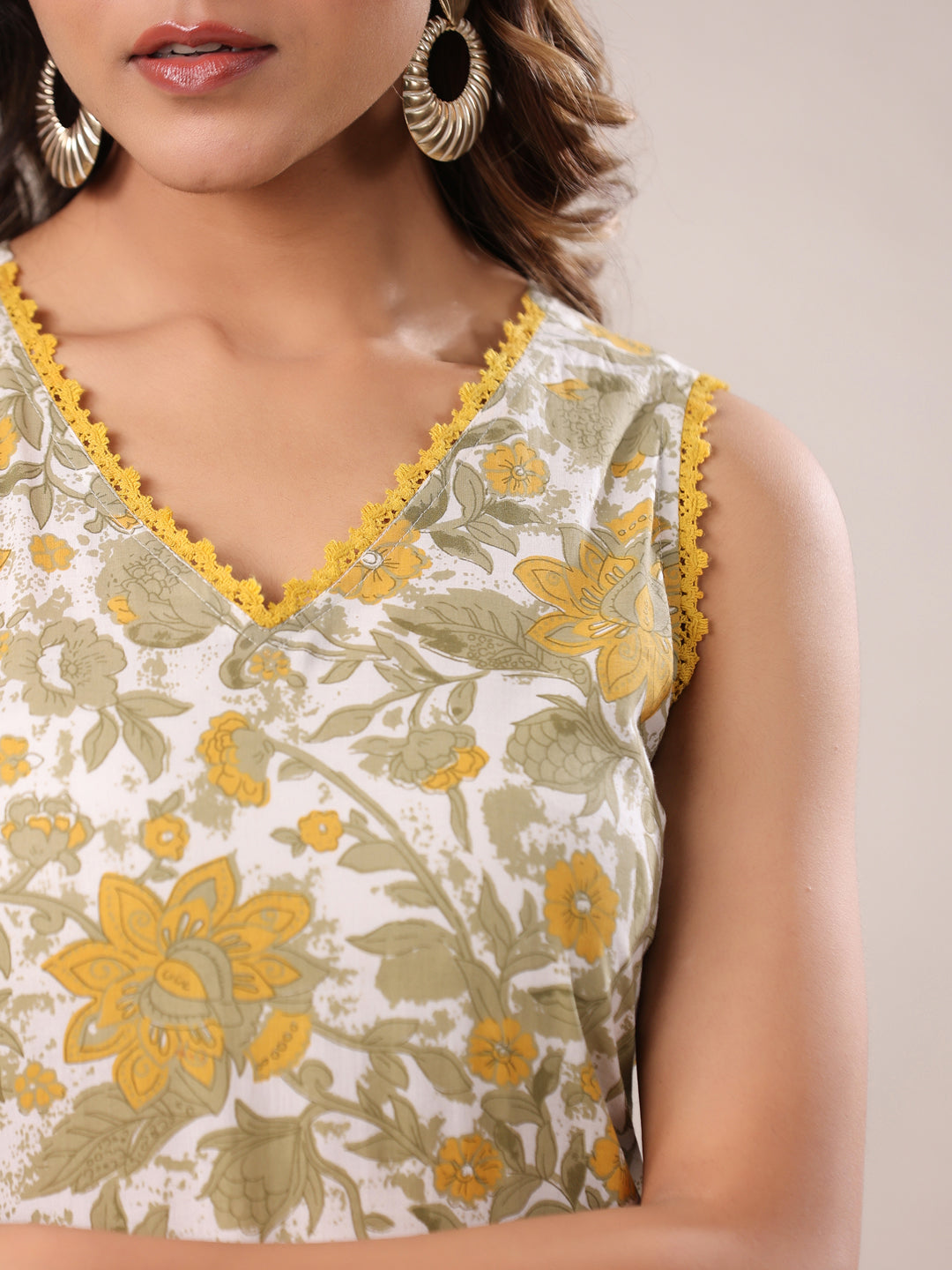 Janasya Light Cotton Floral Straight Kurta Set