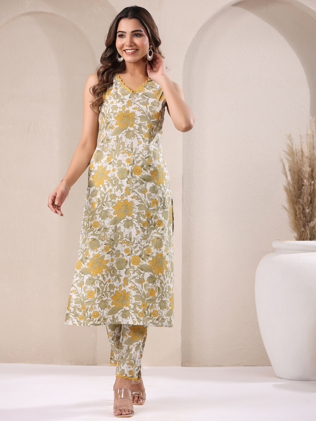 Janasya Light Cotton Floral Straight Kurta Set