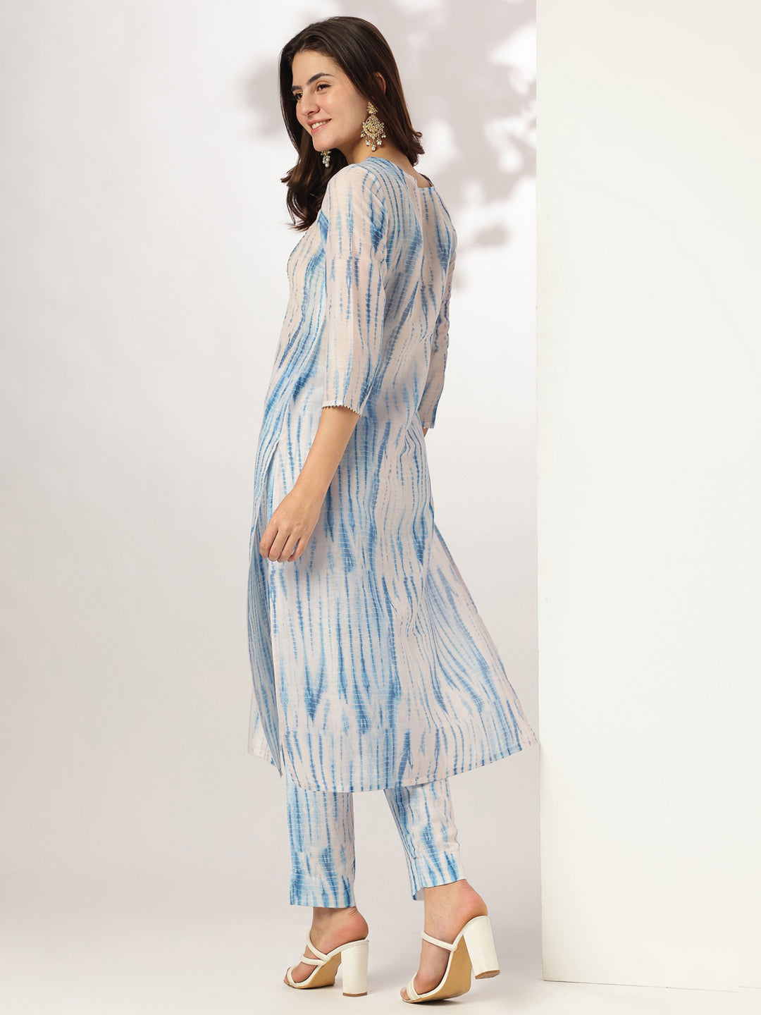 Janasya Light Silk Blend Tie & dye Straight Kurta Set