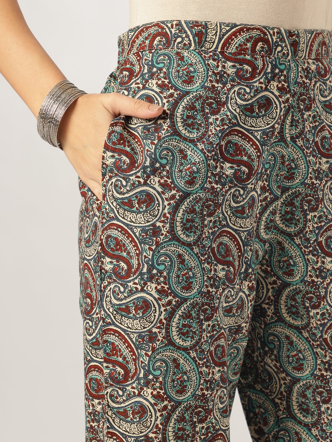 Janasya Dark Cotton Ethnic Motifs Straight Kurta Set
