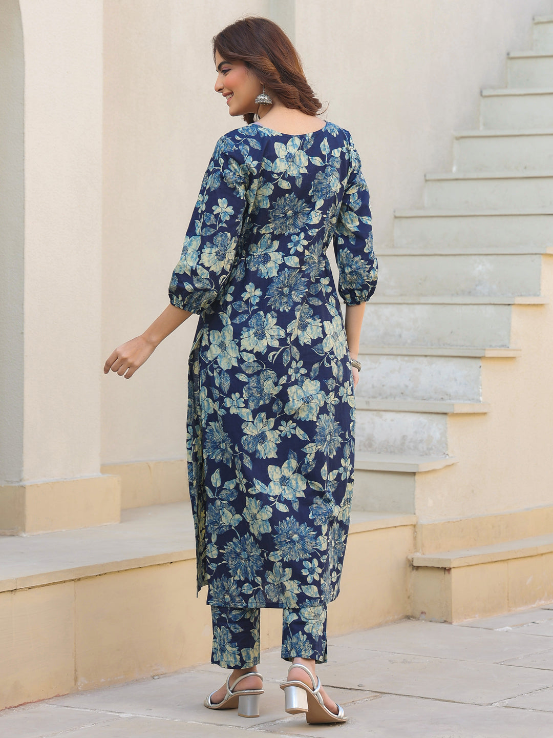 Janasya Dark Cotton Floral Straight Kurta Set