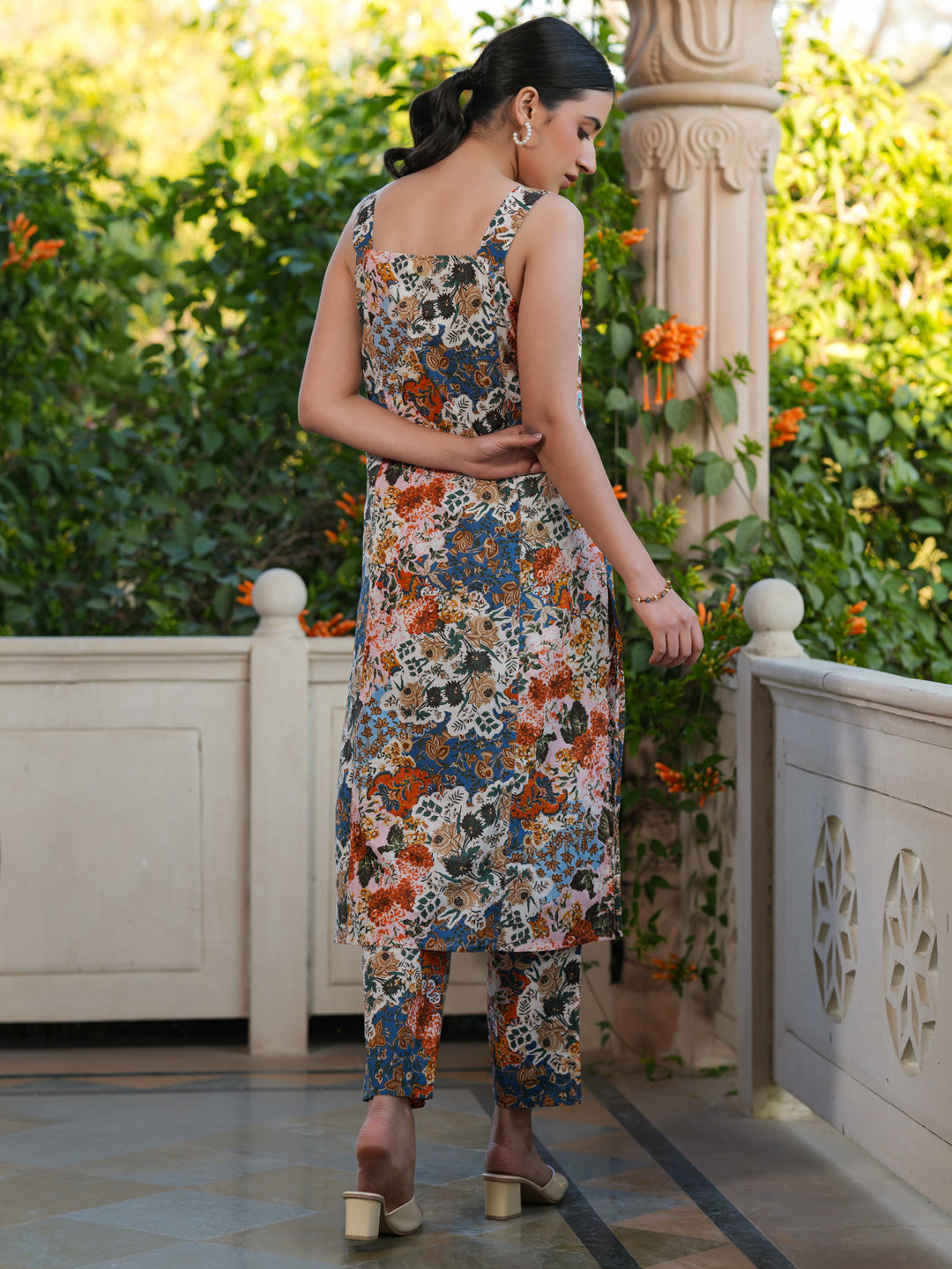 Janasya Dark Cotton Floral Straight Kurta Set