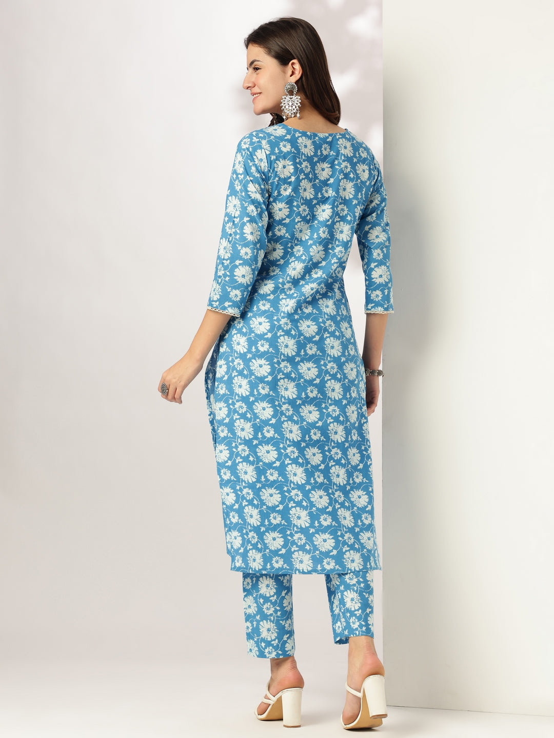 Janasya Light Cotton Floral Straight Kurta Set