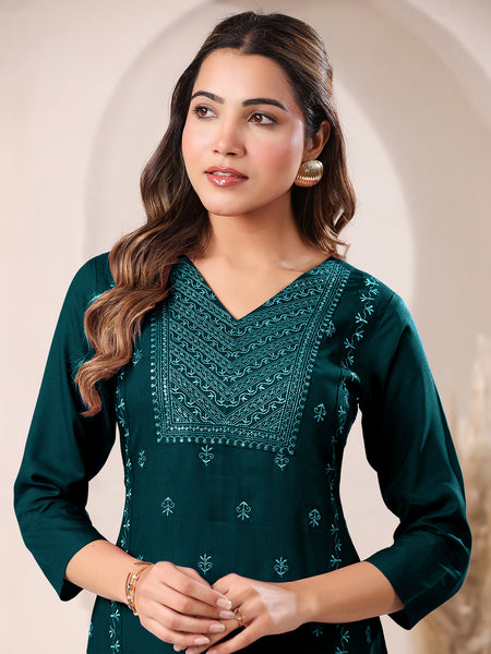 Janasya Dark Rayon Embroidered Straight Kurta