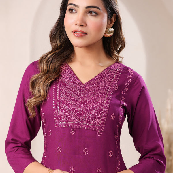 Janasya Dark Rayon Embroidered Straight Kurta