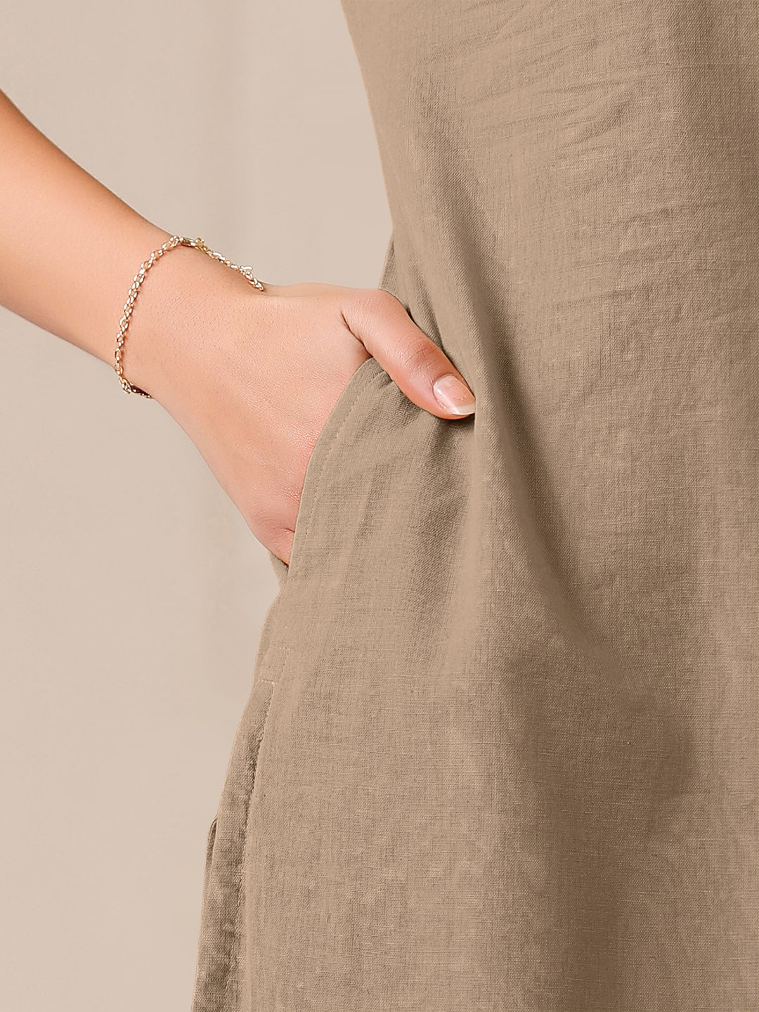 Janasya Light Cotton Solid Straight Kurta