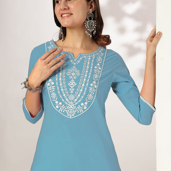 Janasya Light Cotton Yoke Embroidery Straight Kurta