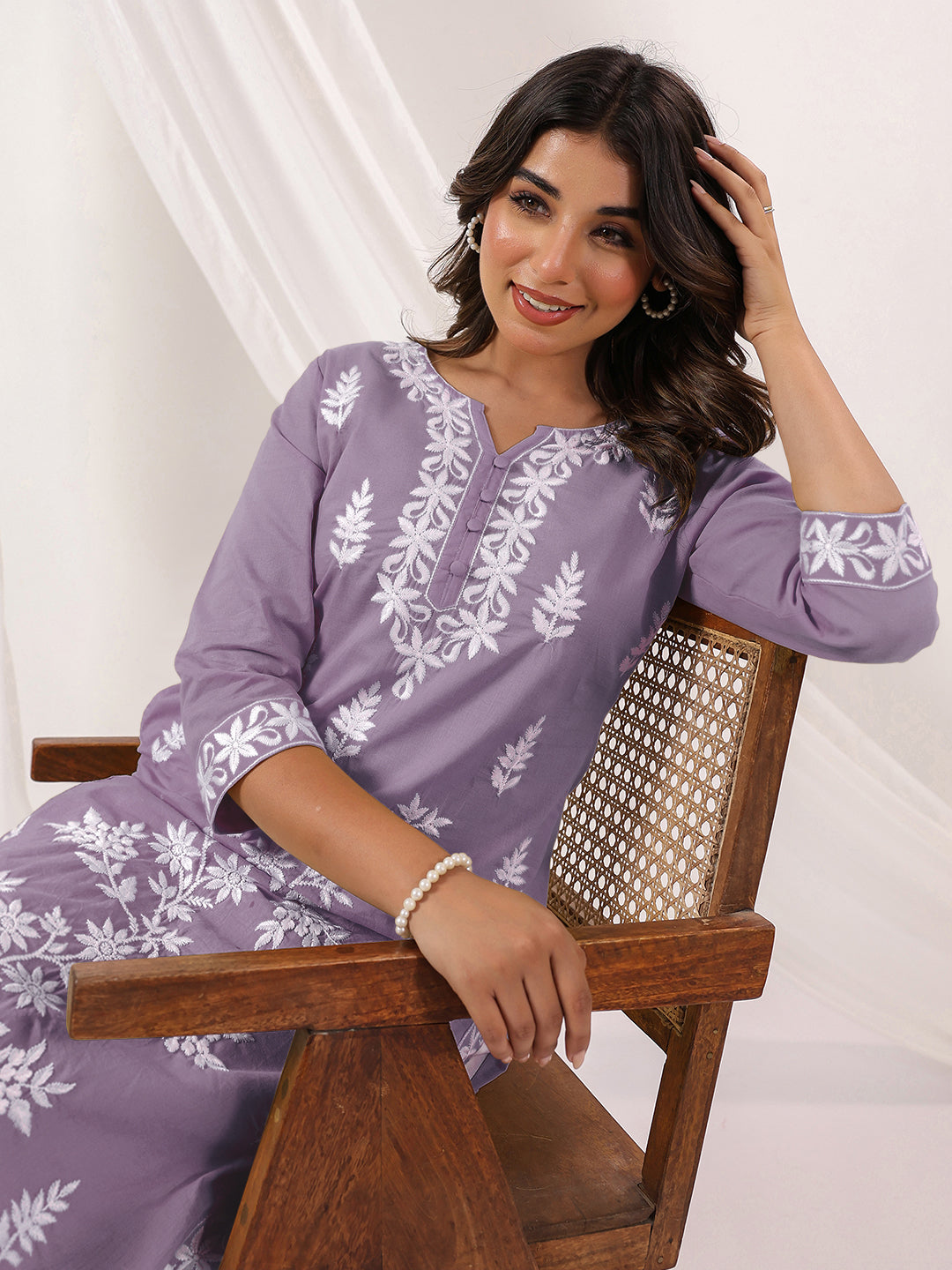 Janasya Light Cotton Embroidered Straight Kurta