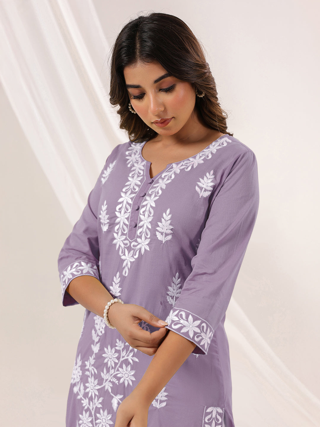 Janasya Light Cotton Embroidered Straight Kurta