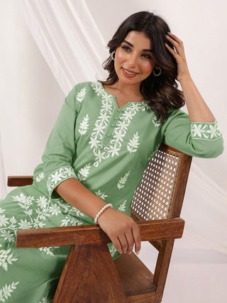 Janasya Light Cotton Embroidered Straight Kurta