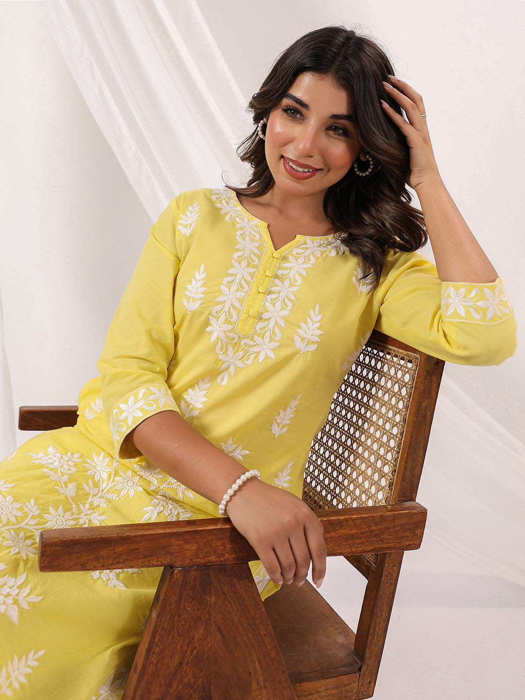 Janasya Light Cotton Embroidered Straight Kurta