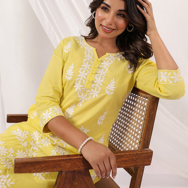 Janasya Light Cotton Embroidered Straight Kurta