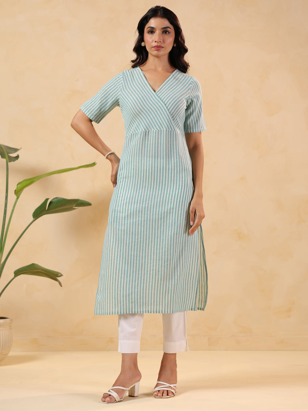 Janasya Light Cotton Striped Straight Kurta