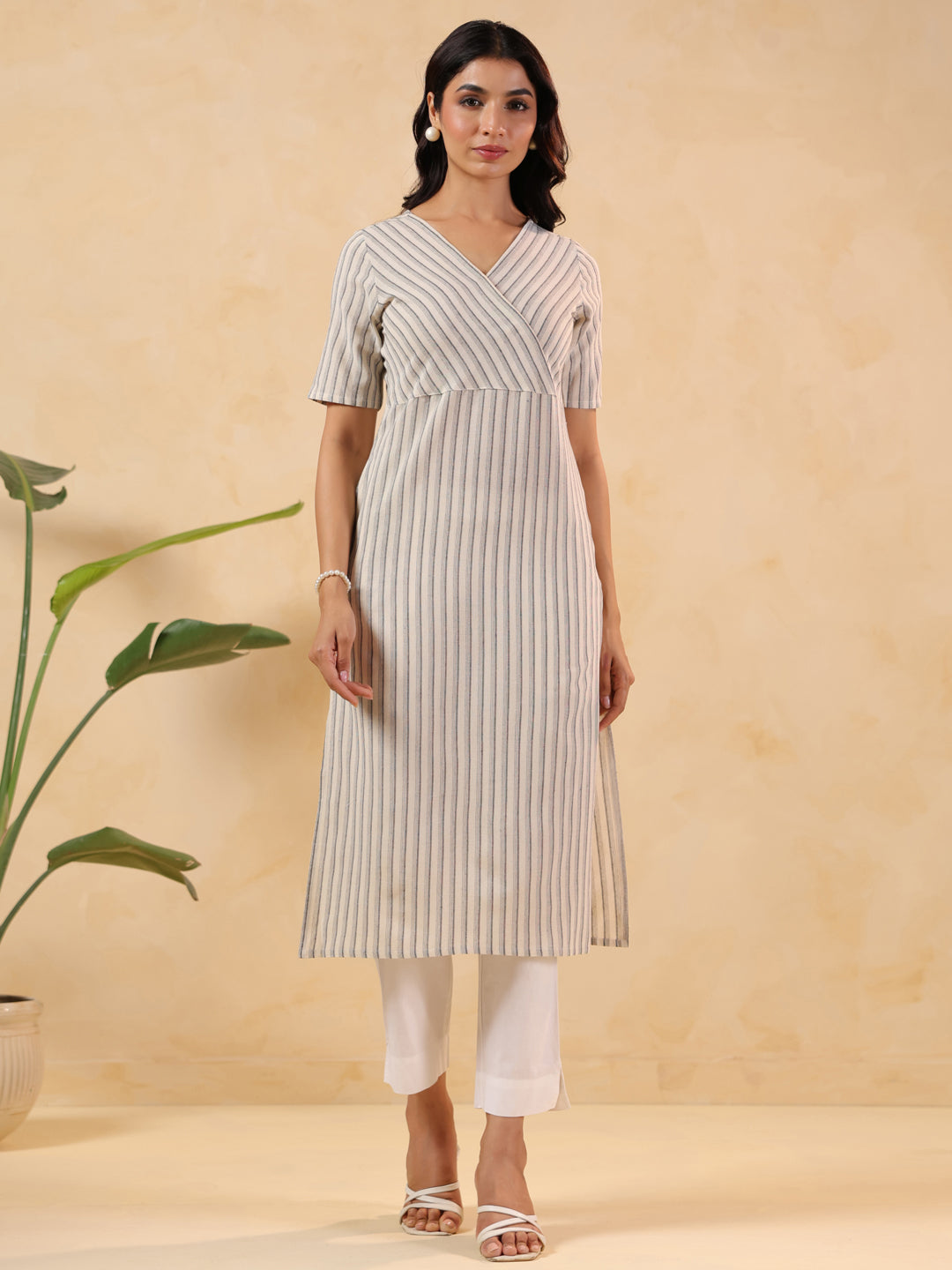 Janasya Light Cotton Striped Straight Kurta