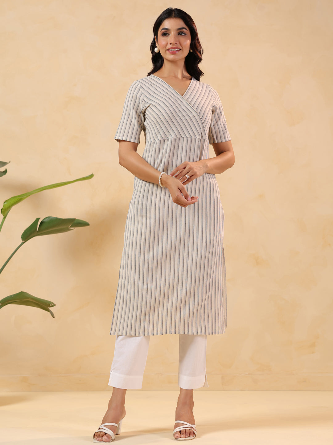 Janasya Light Cotton Striped Straight Kurta