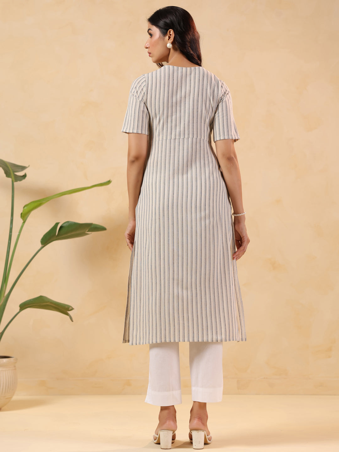 Janasya Light Cotton Striped Straight Kurta