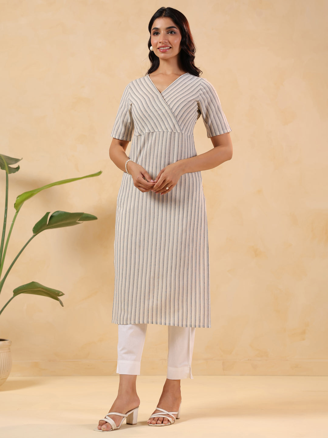 Janasya Light Cotton Striped Straight Kurta