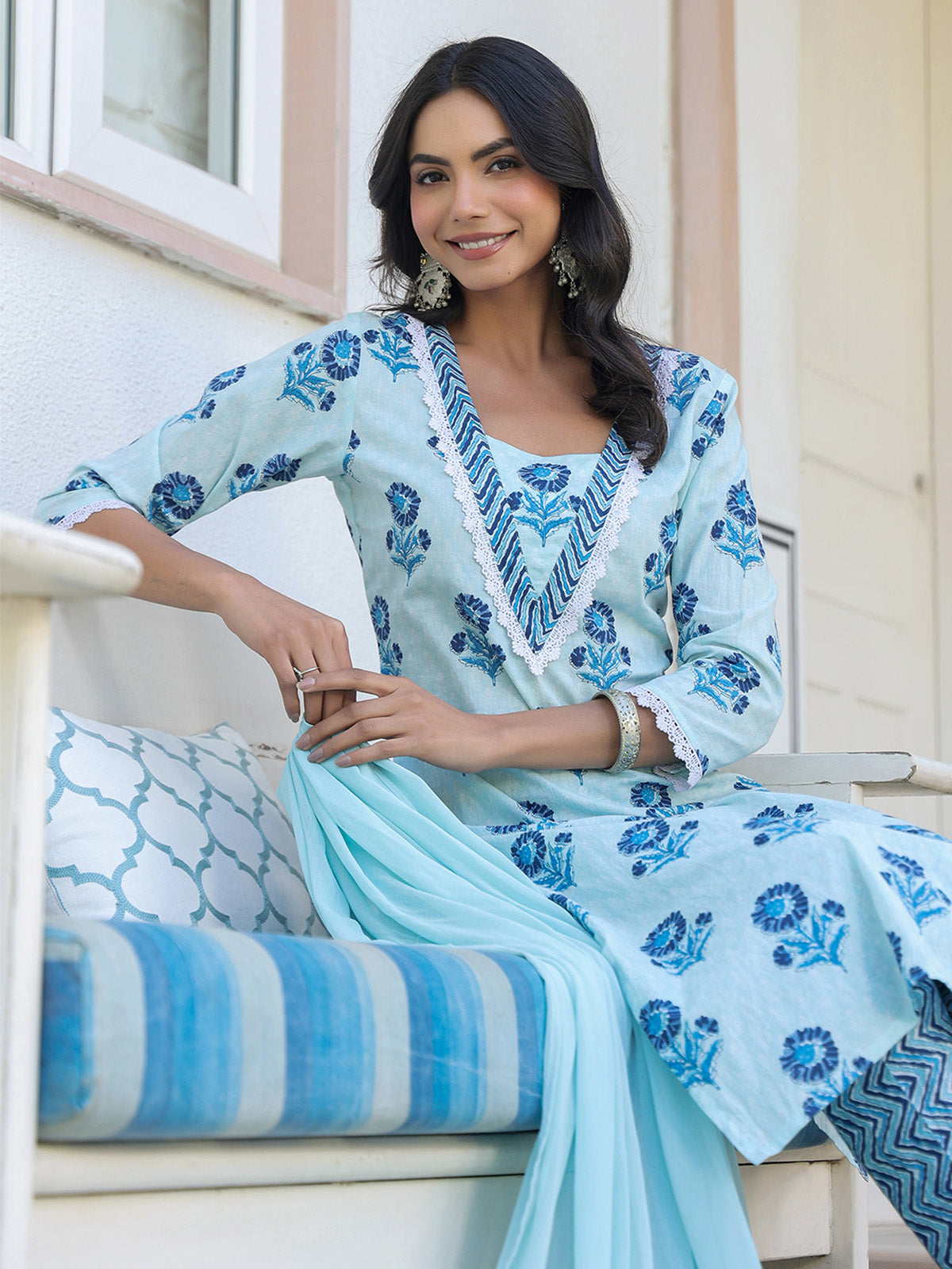 Janasya Light Cotton Floral Straight Kurta Set