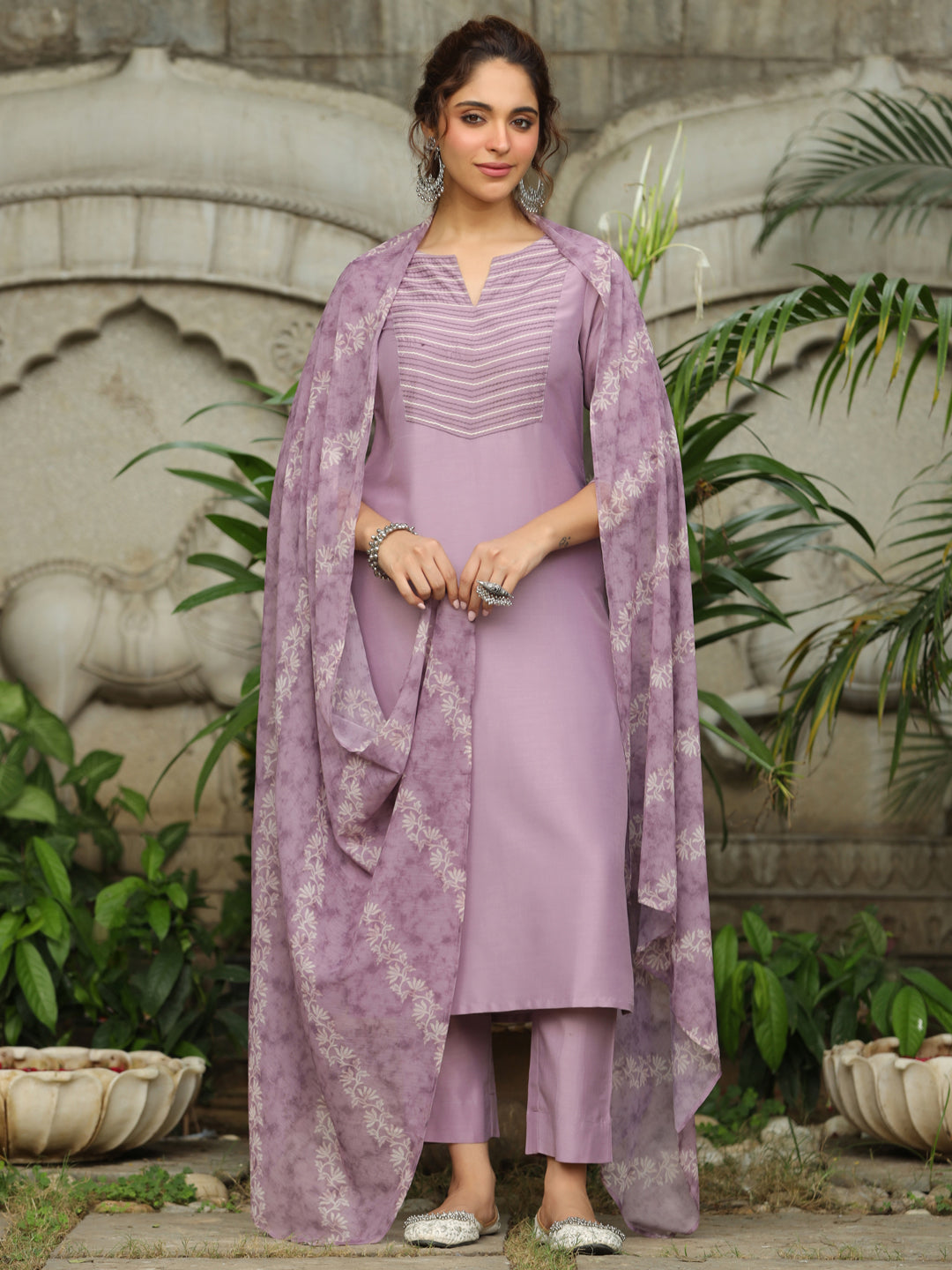 Janasya Light Silk Blend Yoke Embroidery Straight Kurta Set