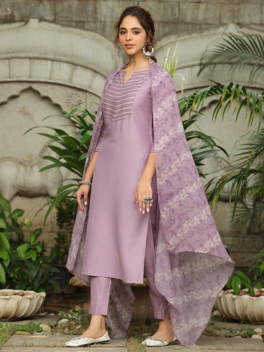 Janasya Light Silk Blend Yoke Embroidery Straight Kurta Set