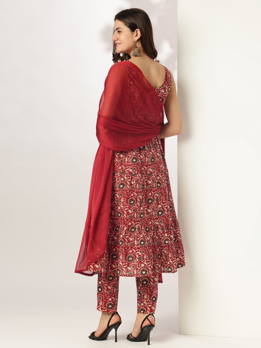 Janasya Dark Cotton Floral Tiered Kurta Set - Distacart