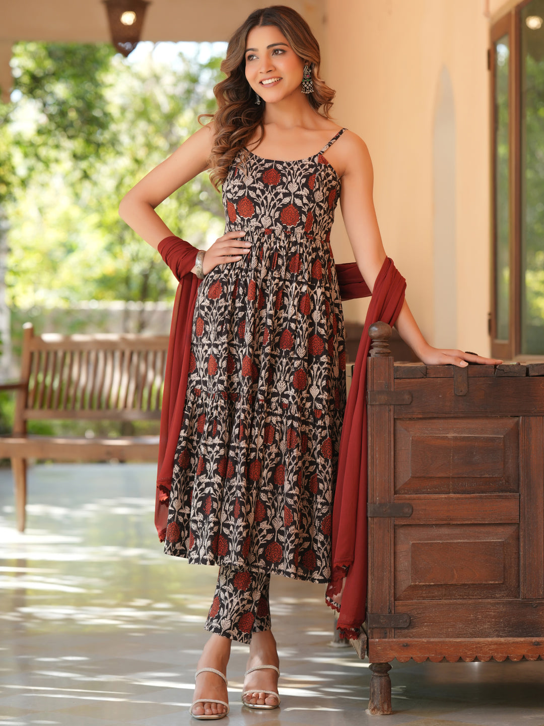Janasya Dark Cotton Floral Tiered Kurta Set