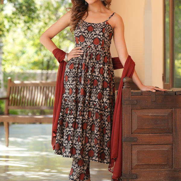 Janasya Dark Cotton Floral Tiered Kurta Set