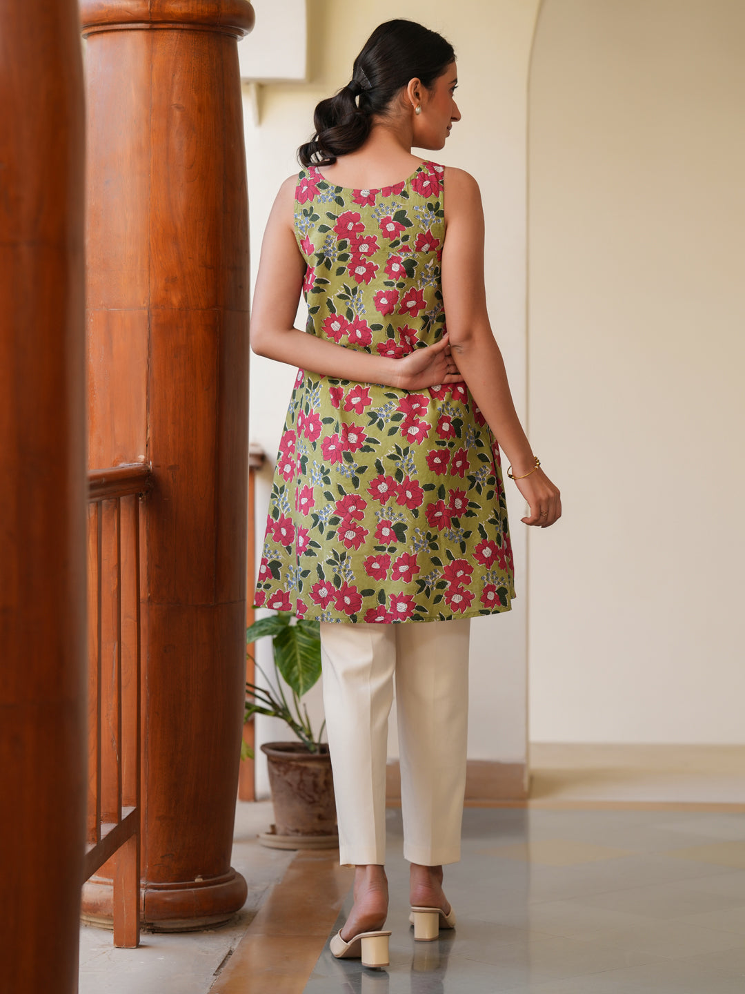 Janasya Dark Cotton Floral A-Line Tunic