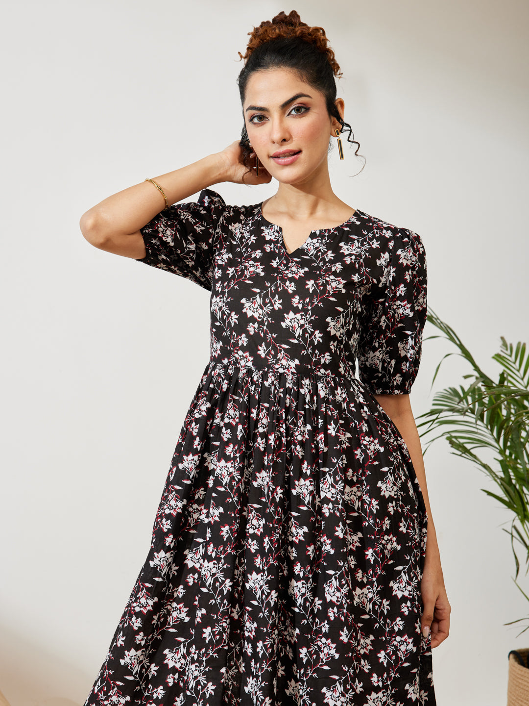 Janasya Black Gathered Cotton Dress - Dista